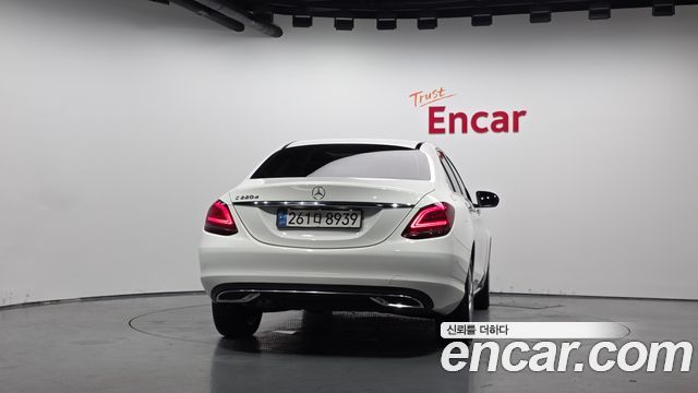 Mercedes-Benz C-Class (W205) C220 d Avantgarde 2019 — фото 4
