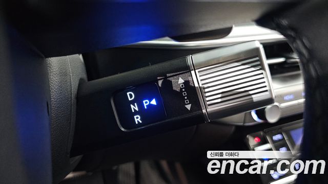 Hyundai Grandeur (GN7) 2,5 Gasoline 2WD Premium 2023 — фото 9