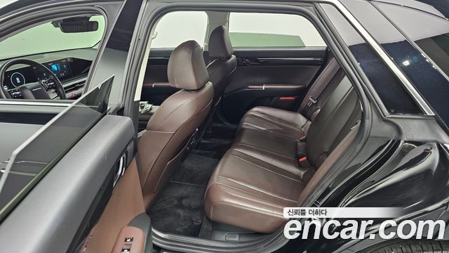 Hyundai Grandeur (GN7) 2,5 Gasoline 2WD Premium 2023 — фото 12