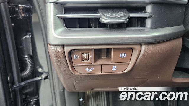 Hyundai Grandeur (GN7) 2,5 Gasoline 2WD Premium 2023 — фото 19