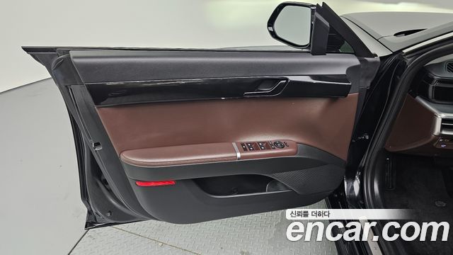 Hyundai Grandeur (GN7) 2,5 Gasoline 2WD Premium 2023 — фото 24