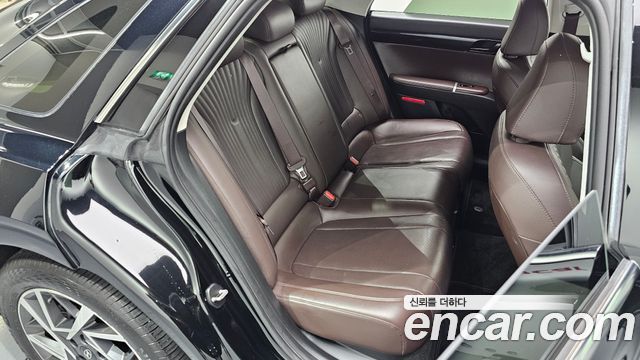 Hyundai Grandeur (GN7) 2,5 Gasoline 2WD Premium 2023 — фото 26