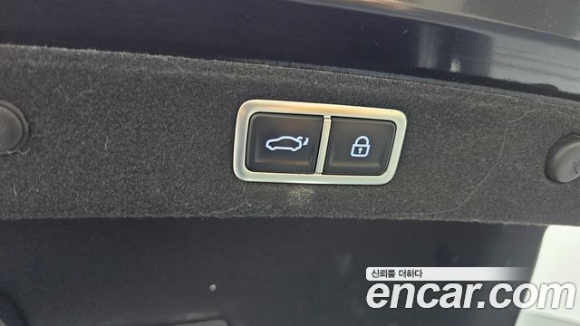 Hyundai Grandeur (GN7) 2,5 Gasoline 2WD Premium 2023 — фото 27