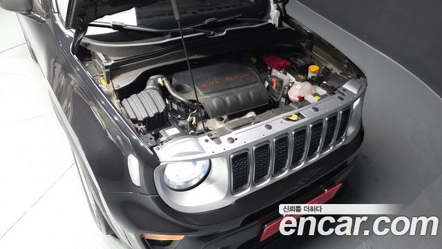 Jeep Renegade 2.4 Limited 2021 — фото 6