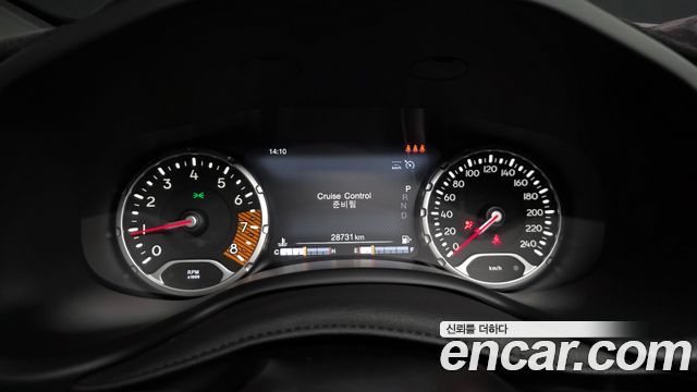 Jeep Renegade 2.4 Limited 2021 — фото 8