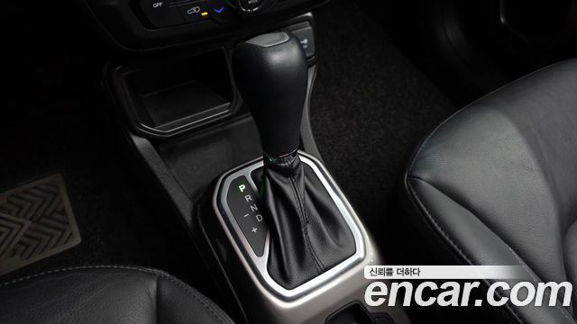 Jeep Renegade 2.4 Limited 2021 — фото 9