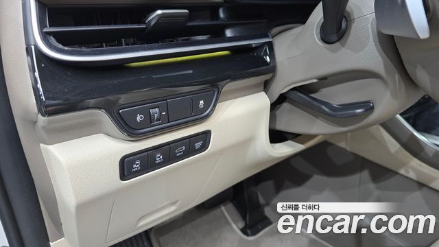 Kia Carnival (IV) HEV 4-Seater Hi Limousine Signature 2024 — фото 15