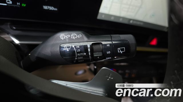 Kia Carnival (IV) HEV 4-Seater Hi Limousine Signature 2024 — фото 17