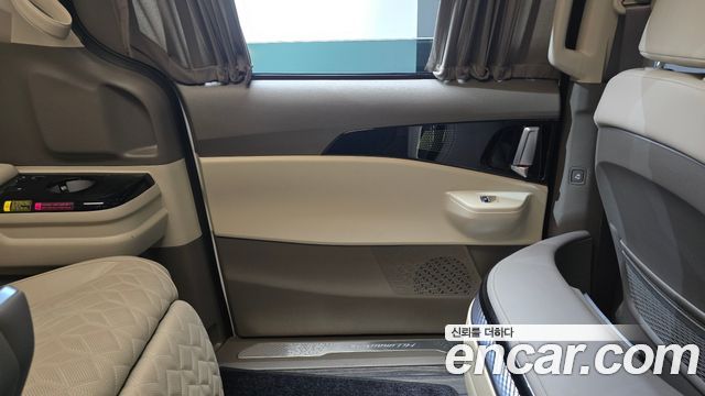 Kia Carnival (IV) HEV 4-Seater Hi Limousine Signature 2024 — фото 25