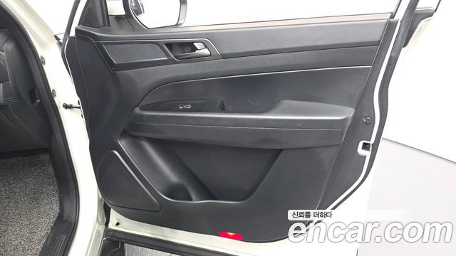 KG Mobility (SsangYong) Rexton Sports Khan Diesel 2.2 4WD Prestige 2023 — фото 24