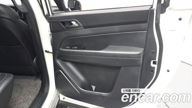 KG Mobility (SsangYong) Rexton Sports Khan Diesel 2.2 4WD Prestige 2023 — фото 25