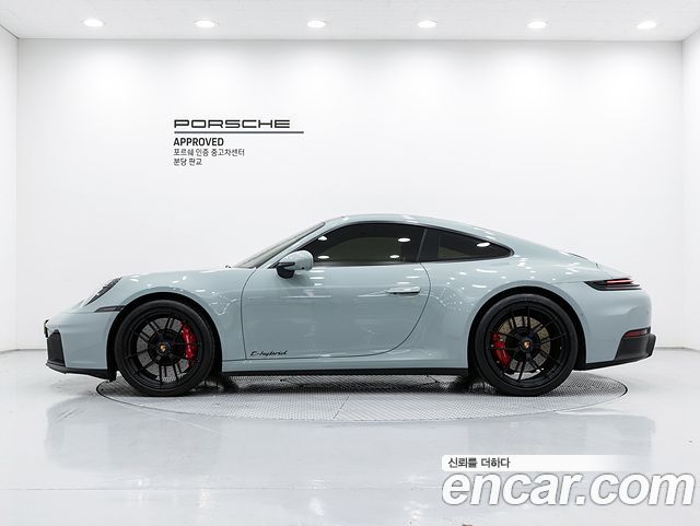 Porsche 911 (992) Carrera 4 GTS 2025 — фото 6