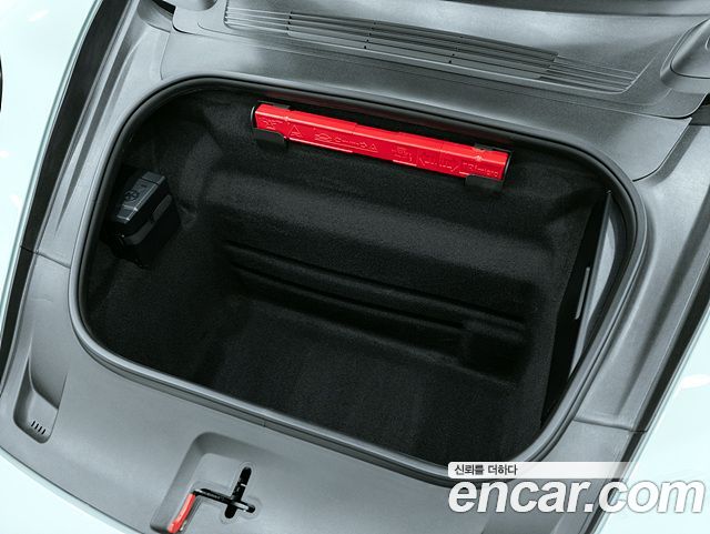 Porsche 911 (992) Carrera 4 GTS 2025 — фото 17