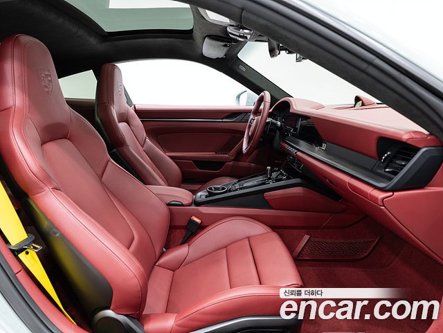 Porsche 911 (992) Carrera 4 GTS 2025 — фото 18