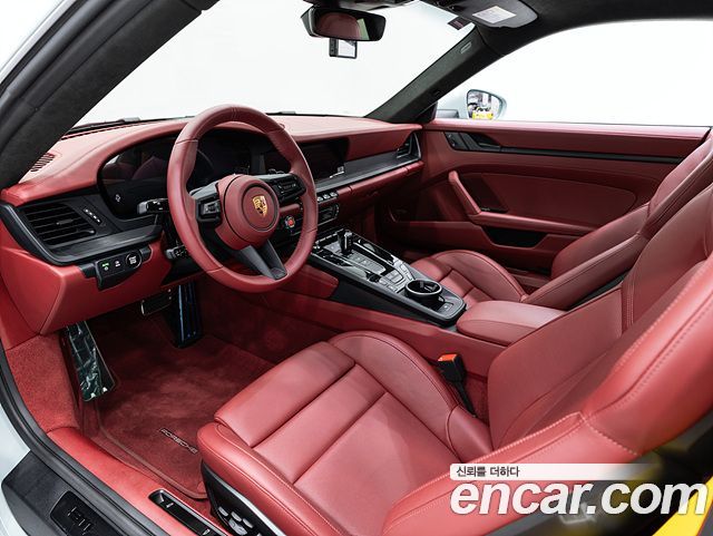 Porsche 911 (992) Carrera 4 GTS 2025 — фото 23
