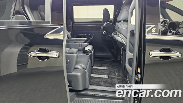 Toyota Alphard (IV) 2.5 HEV Executive AWD 2024 — фото 11