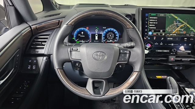 Toyota Alphard (IV) 2.5 HEV Executive AWD 2024 — фото 13