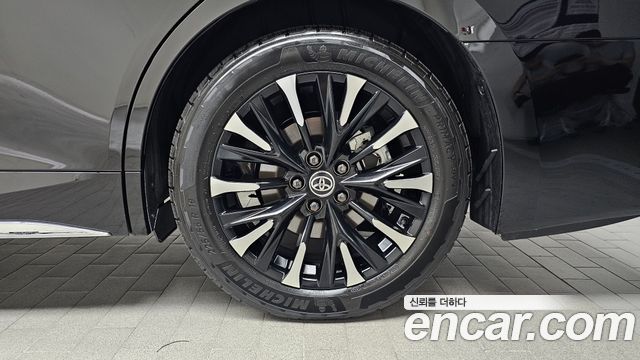 Toyota Alphard (IV) 2.5 HEV Executive AWD 2024 — фото 21