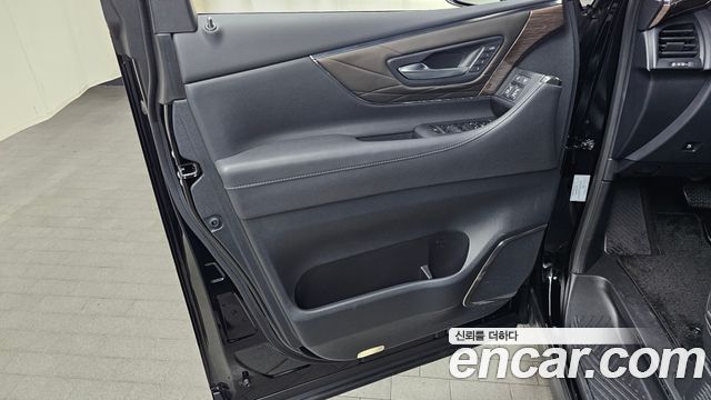 Toyota Alphard (IV) 2.5 HEV Executive AWD 2024 — фото 24