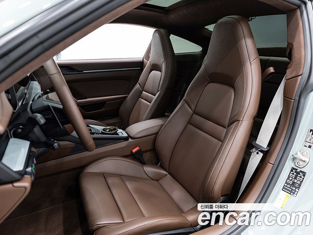 Porsche 911 (992) Carrera 4 GTS 2025 — фото 10