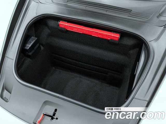 Porsche 911 (992) Carrera 4 GTS 2025 — фото 17