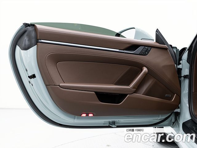 Porsche 911 (992) Carrera 4 GTS 2025 — фото 18
