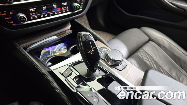 BMW 5 Series (G30) 530i xDrive M Sport Package Plus 2018 — фото 9