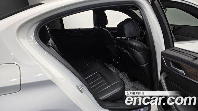 BMW 5 Series (G30) 530i xDrive M Sport Package Plus 2018 — фото 11