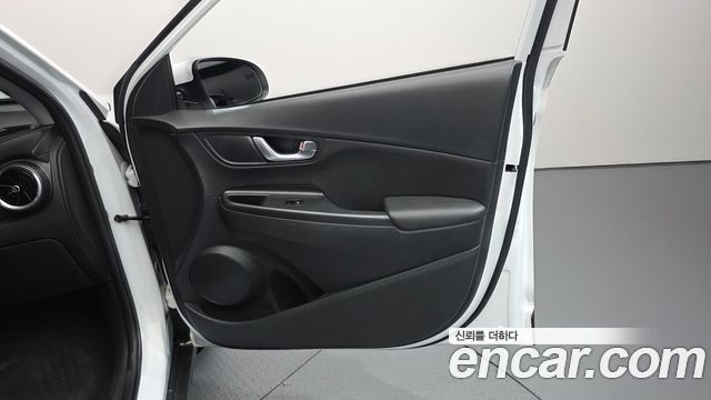 Hyundai Kona Gasoline 1.6 Turbo 2WD Smart 2021 — фото 24