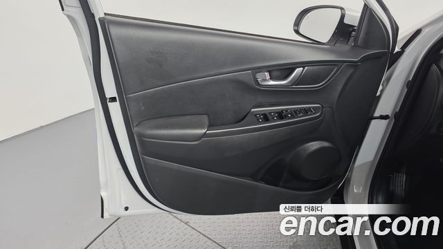 Hyundai Kona Gasoline 1.6 Turbo 2WD Smart 2021 — фото 25