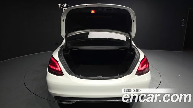 Mercedes-Benz C-Class (W205) C220 d 4MATIC Exclusive 2019 — фото 20