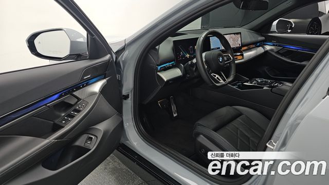BMW 5 Series (G60) 523d M Sport 2025 — фото 11