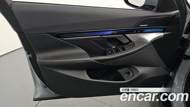 BMW 5 Series (G60) 523d M Sport 2025 — фото 24