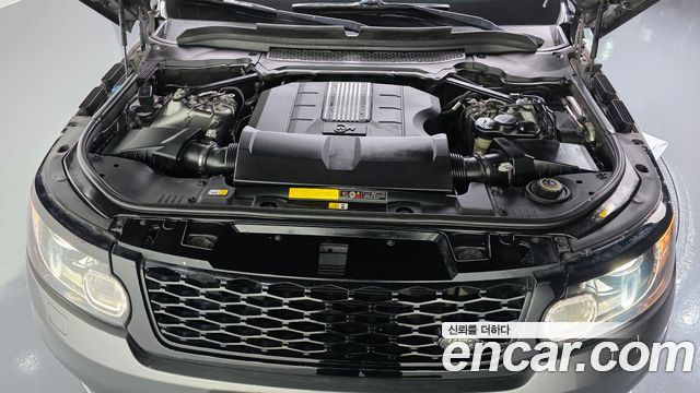 Land Rover Range Rover Sport (II) 5.0 SVR 2017 — фото 6