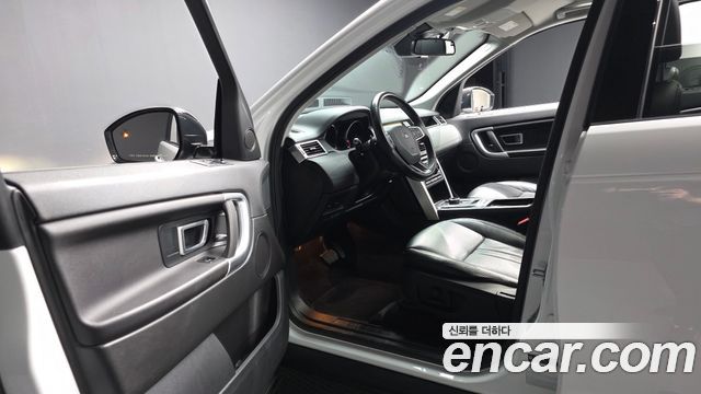 Land Rover Discovery Sport 2.0 TD4 SE 2019 — фото 10