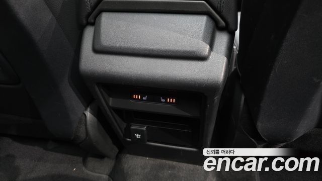Land Rover Discovery Sport 2.0 TD4 SE 2019 — фото 18