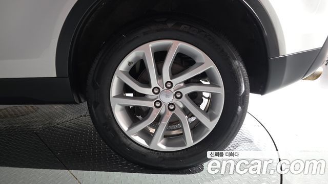 Land Rover Discovery Sport 2.0 TD4 SE 2019 — фото 21