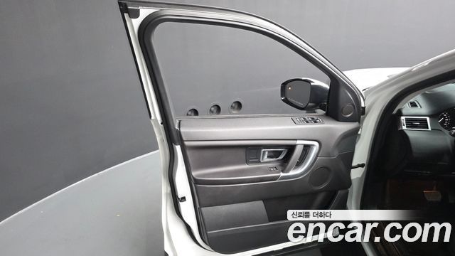 Land Rover Discovery Sport 2.0 TD4 SE 2019 — фото 24
