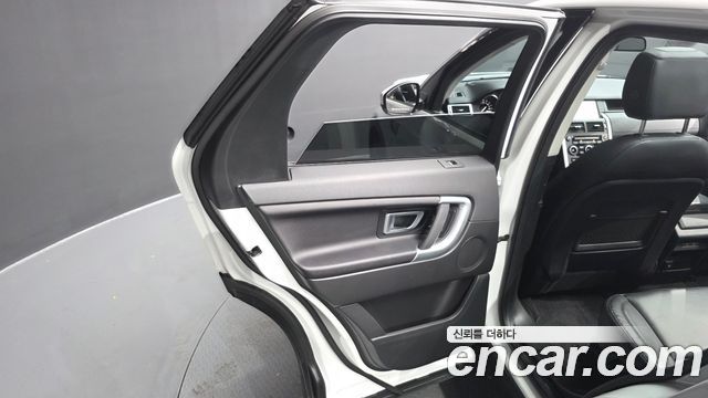 Land Rover Discovery Sport 2.0 TD4 SE 2019 — фото 25