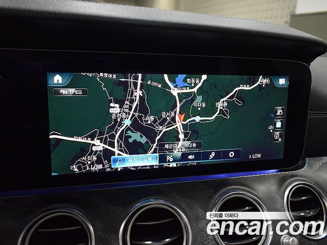Mercedes-Benz E-Class (W213) E350 4MATIC AMG Line 2022 — фото 5