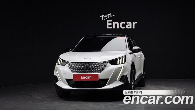 Peugeot e-2008 (II) EV GT 2023 — фото 3
