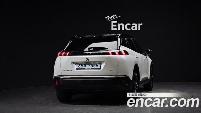 Peugeot e-2008 (II) EV GT 2023 — фото 4
