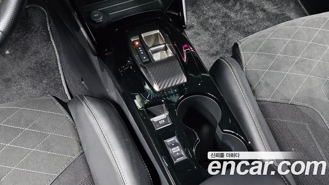 Peugeot e-2008 (II) EV GT 2023 — фото 9