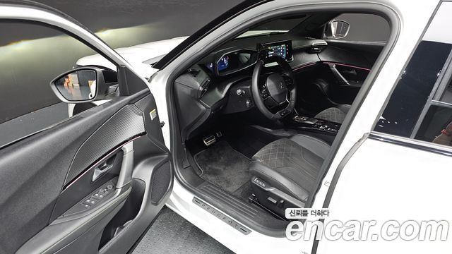 Peugeot e-2008 (II) EV GT 2023 — фото 10