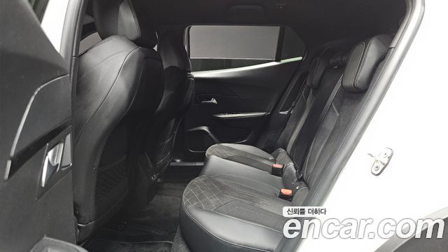 Peugeot e-2008 (II) EV GT 2023 — фото 11