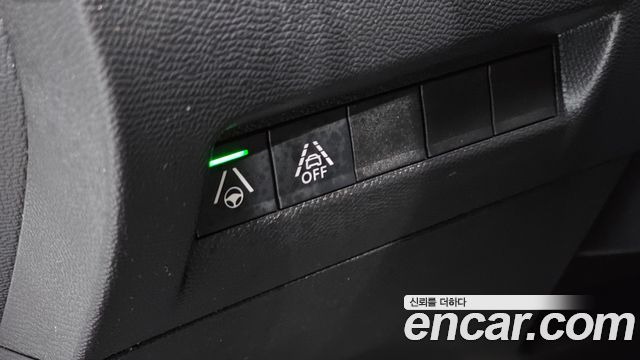 Peugeot e-2008 (II) EV GT 2023 — фото 14