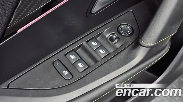 Peugeot e-2008 (II) EV GT 2023 — фото 19