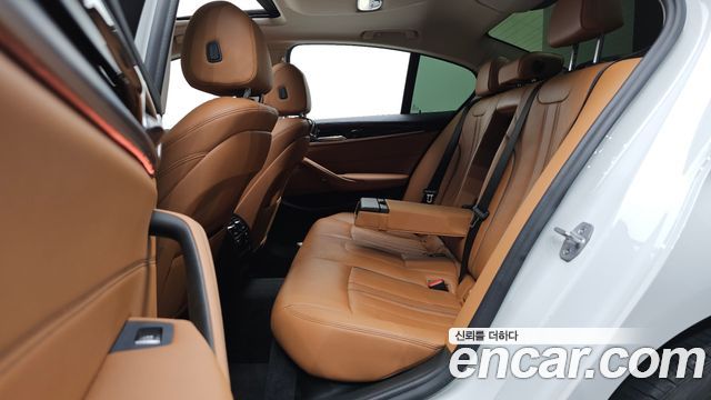 BMW 5 Series (G30) 520i Luxury 2018 — фото 11