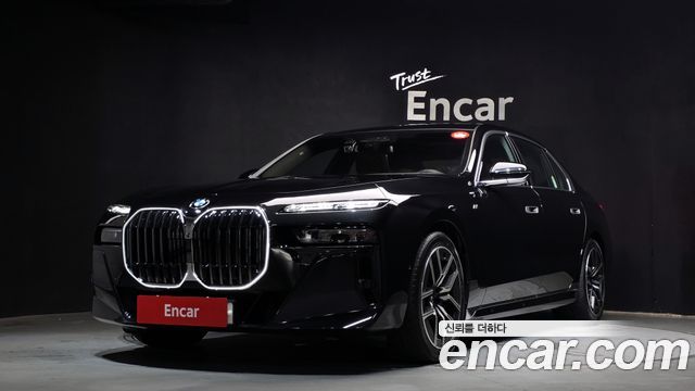BMW 7 Series (G70) 740i xDrive M Sport 2025 — фото 1