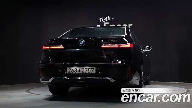 BMW 7 Series (G70) 740i xDrive M Sport 2025 — фото 4